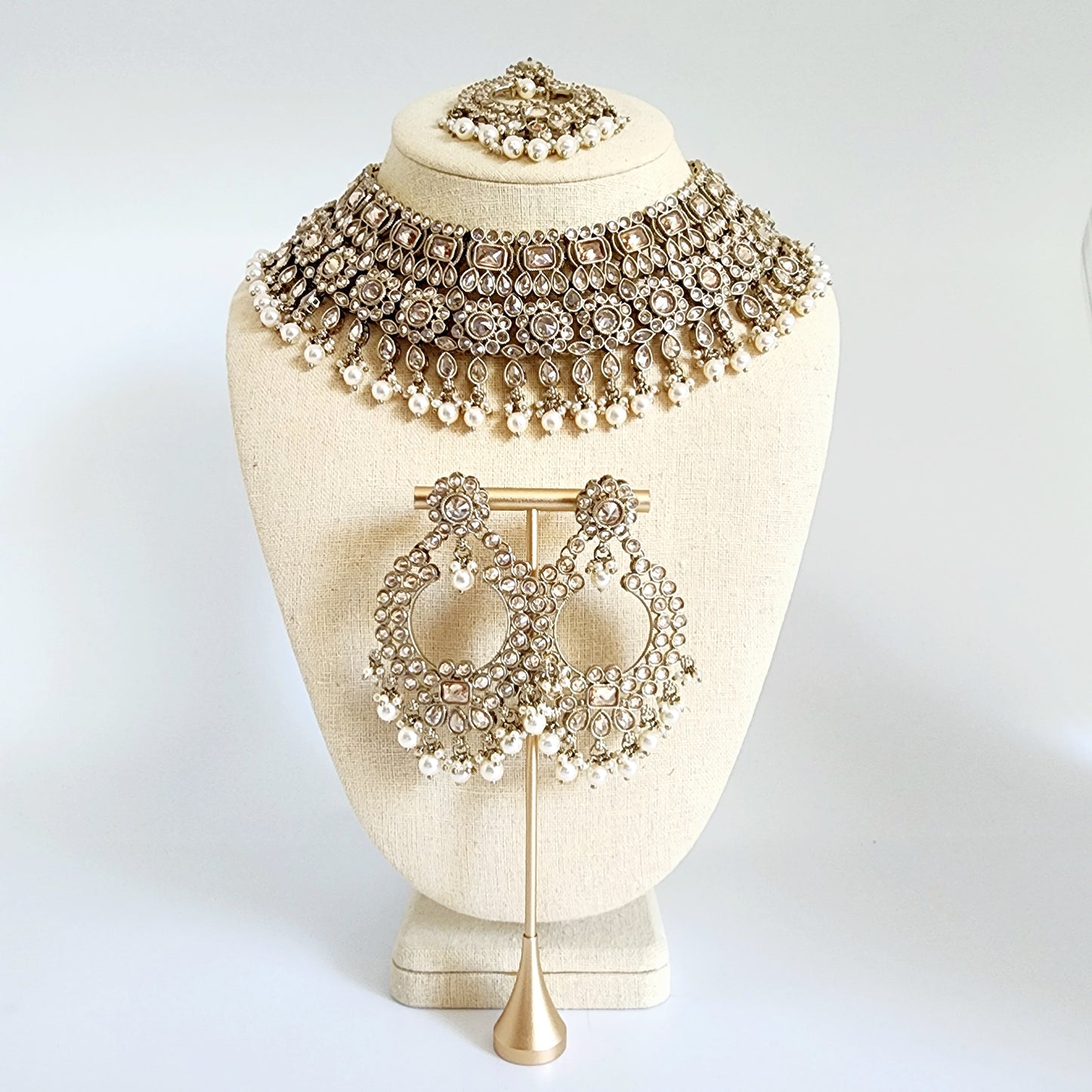 Jinder Necklace Set