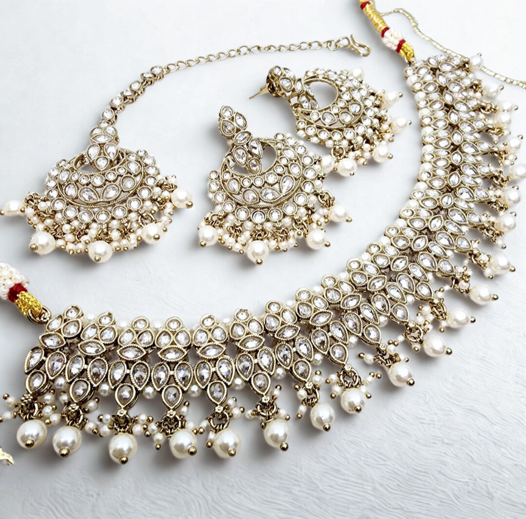 Priya Necklace Set