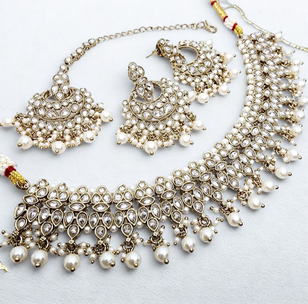 Priya Necklace Set