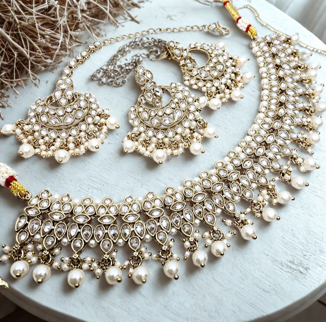 Priya Necklace Set