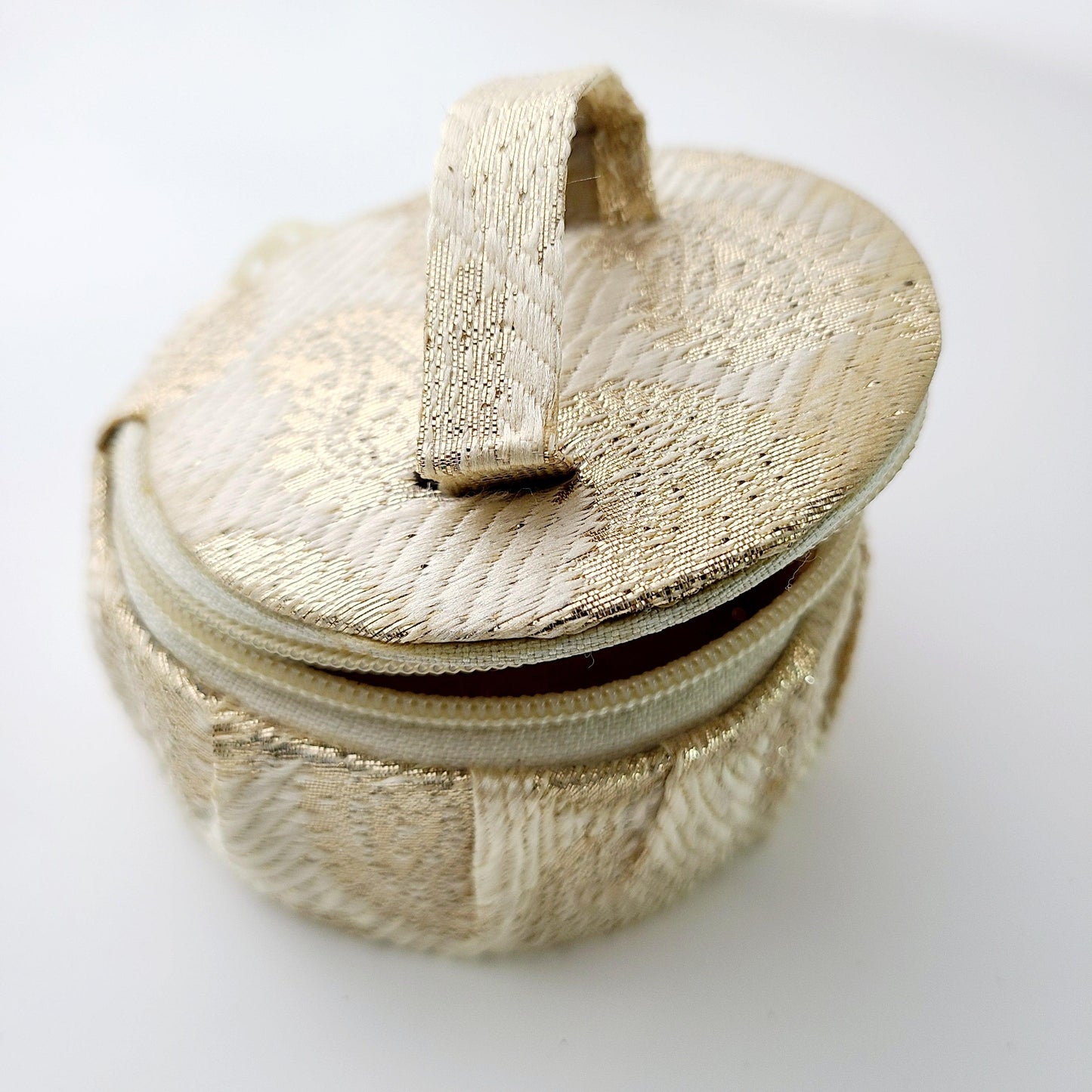 Banglez Case - Case only Indian Bangles , South Asian Bangles , Pakistani Bangles , Desi Bangles , Punjabi Bangles , Tamil Bangles , Indian Jewelry