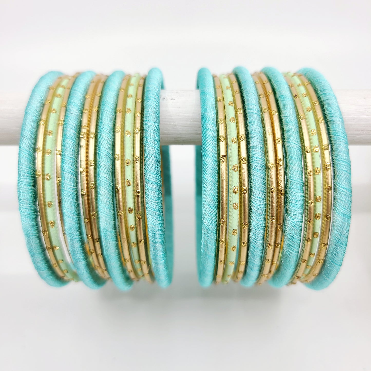 Load image into Gallery viewer, Reshma Bangle Set Indian Bangles , South Asian Bangles , Pakistani Bangles , Desi Bangles , Punjabi Bangles , Tamil Bangles , Indian Jewelry
