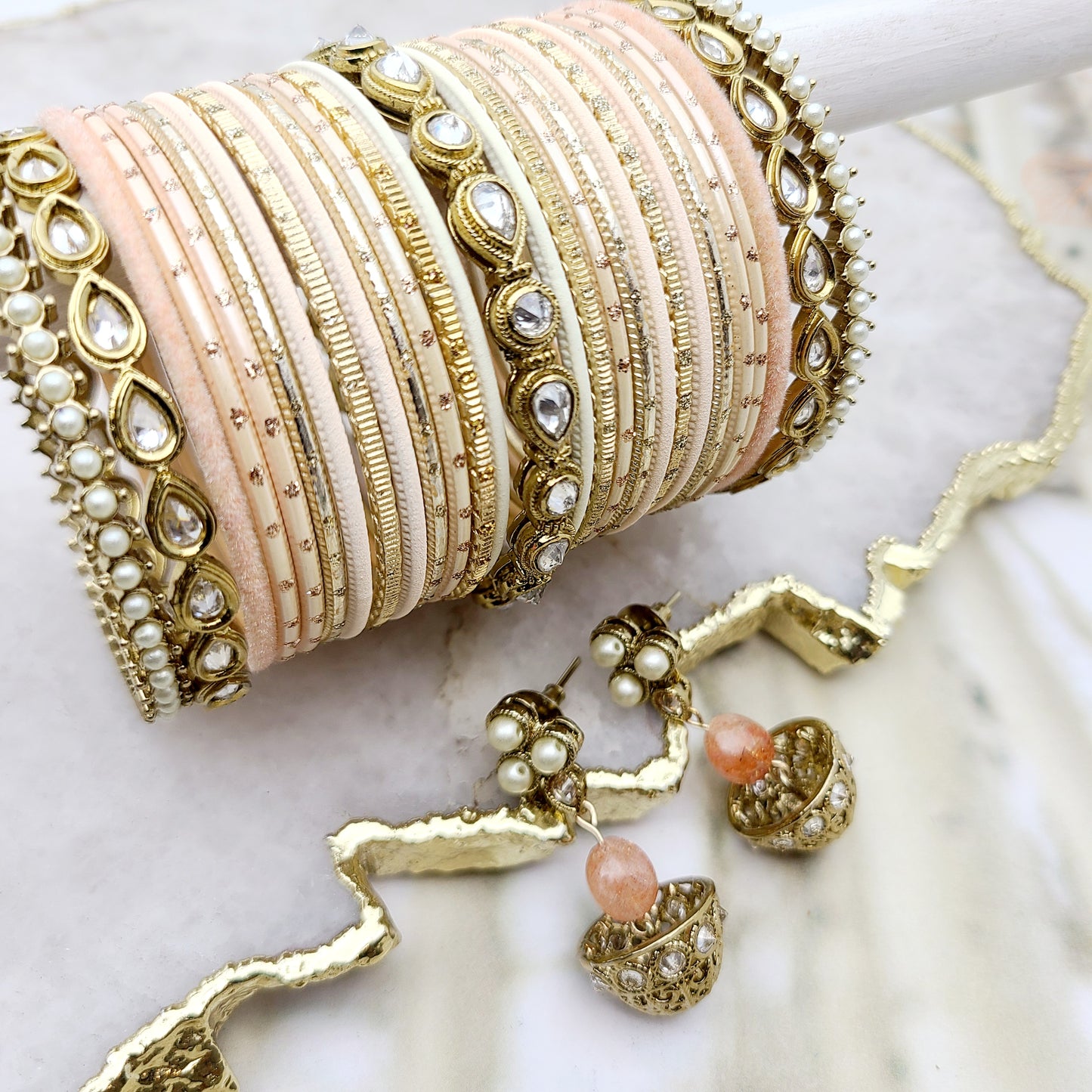 Load image into Gallery viewer, Blushing Delight Gift Set Indian Bangles , South Asian Bangles , Pakistani Bangles , Desi Bangles , Punjabi Bangles , Tamil Bangles , Indian Jewelry
