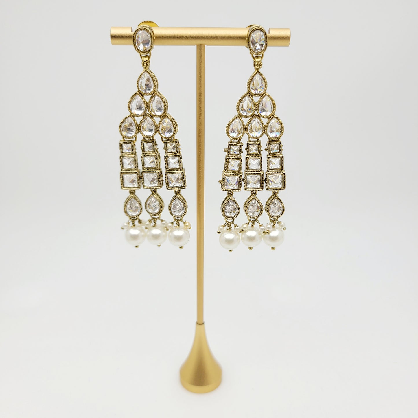 Load image into Gallery viewer, Indian Earrings , South Asian Earrings , Pakistani Earrings , Desi Earrings , Punjabi Earrings , Tamil Earrings
