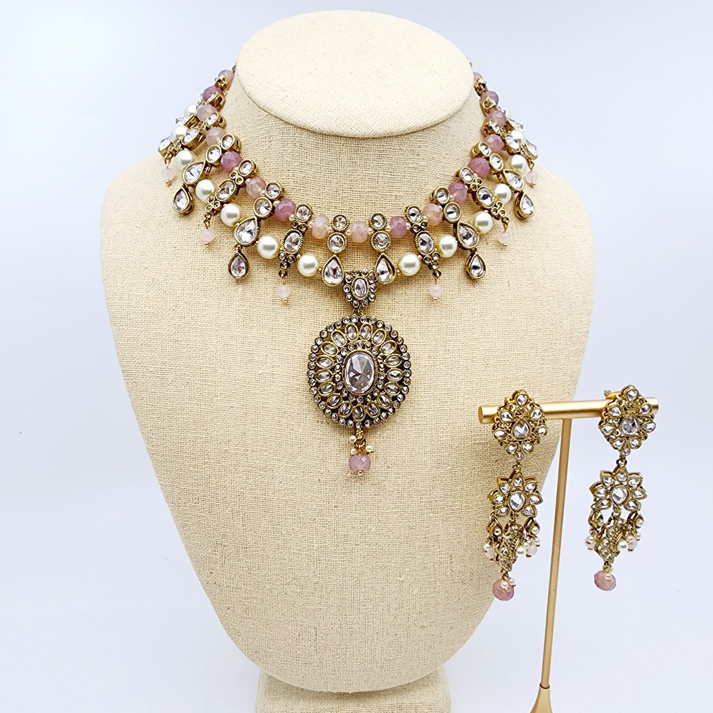 Harneet Necklace Set