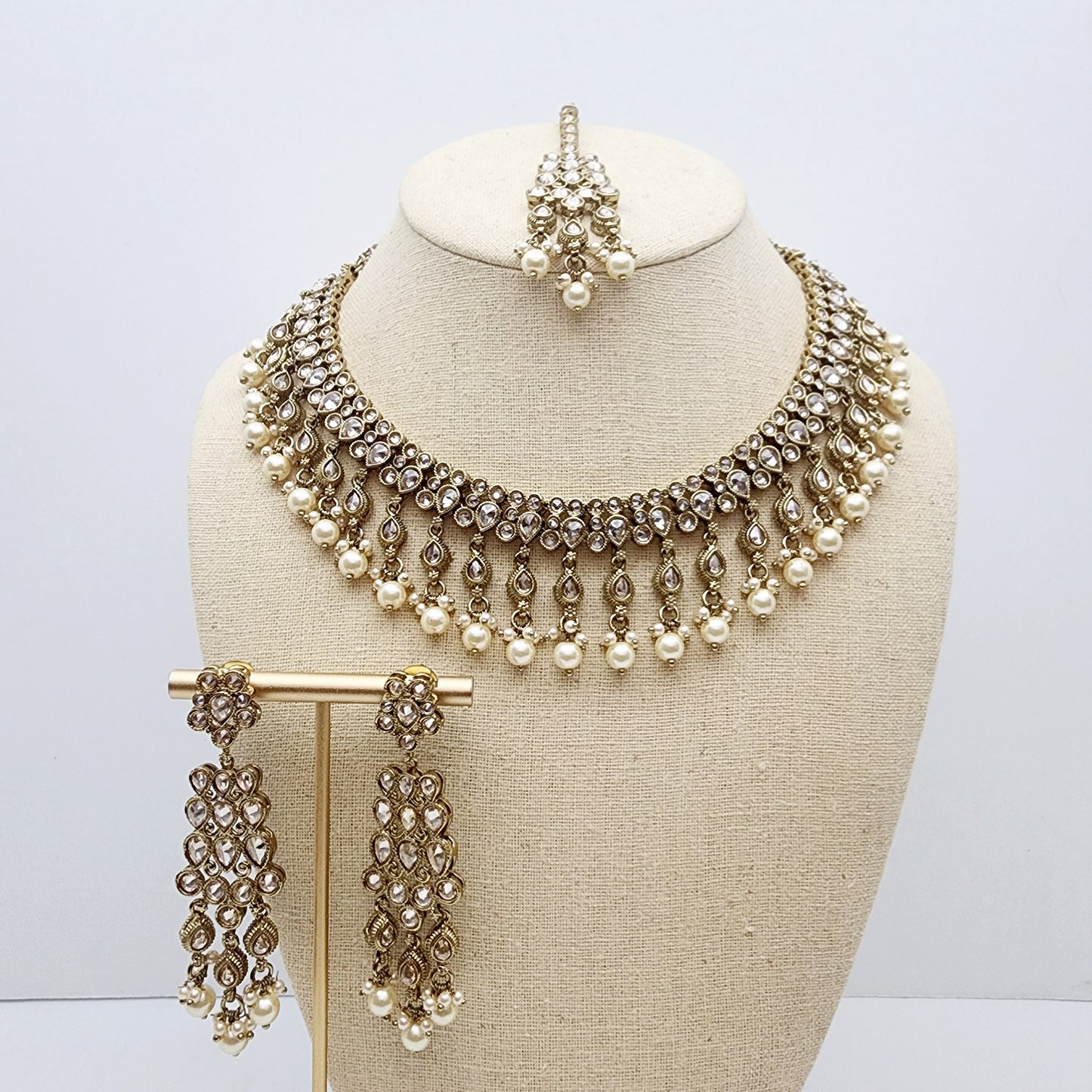 Load image into Gallery viewer, Revna Necklace Set
