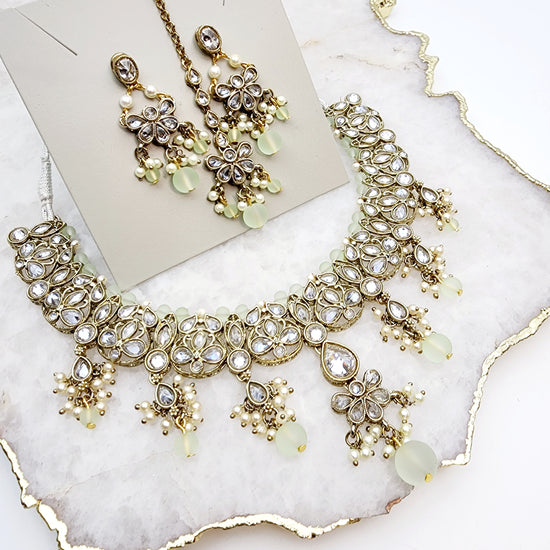 Kalvinder Necklace Set