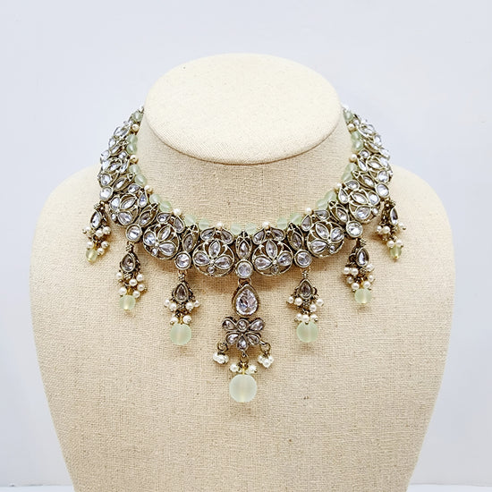 Kalvinder Necklace Set