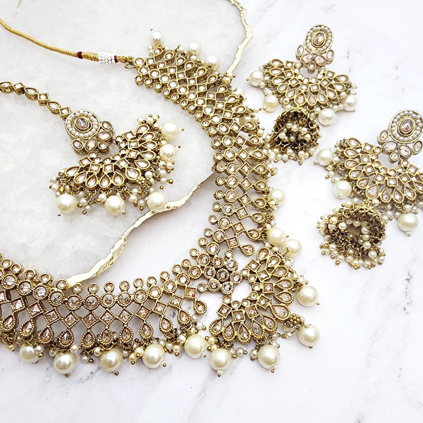 Gagan Necklace Set