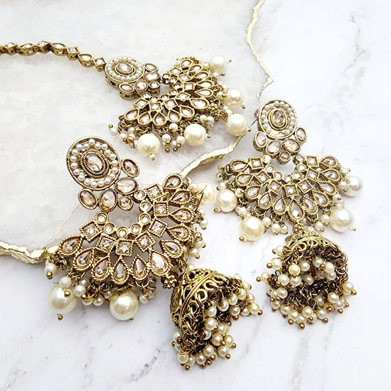 Gagan Necklace Set