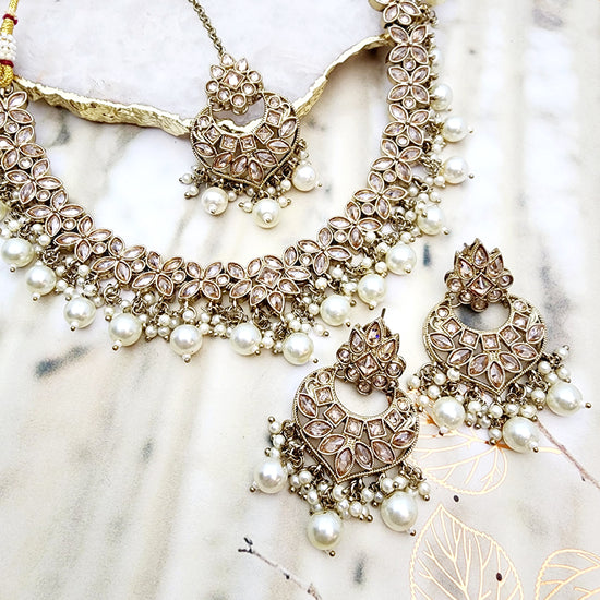 Layna Necklace Set