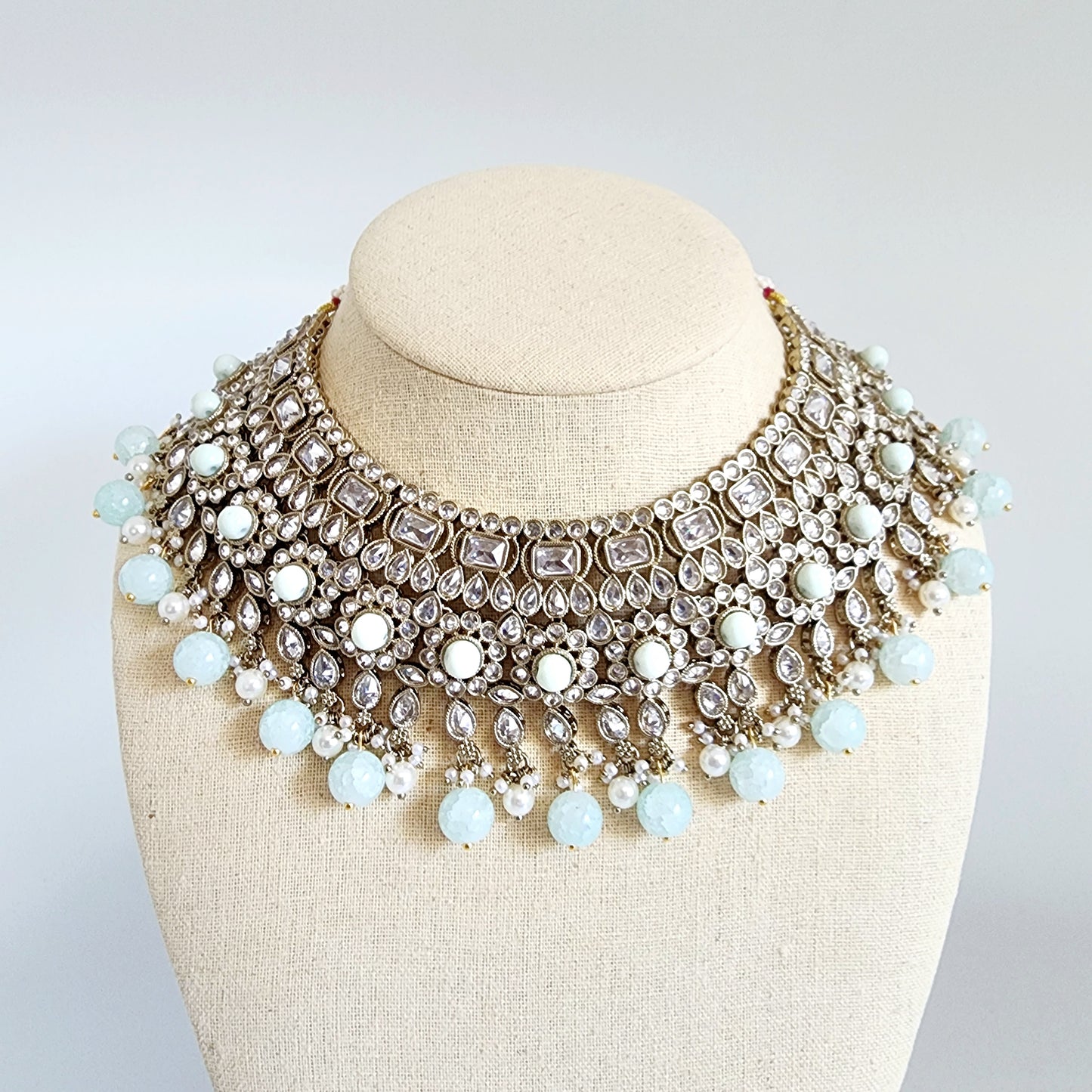Amia Necklace Set