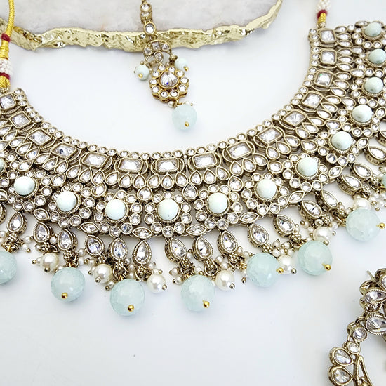 Amia Necklace Set