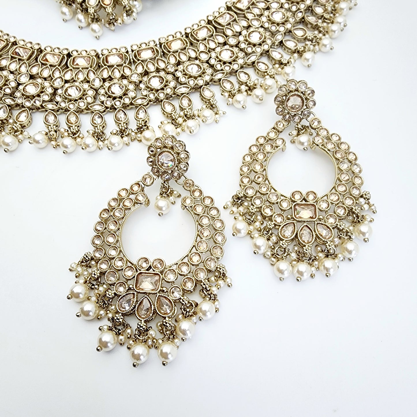 Jinder Necklace Set