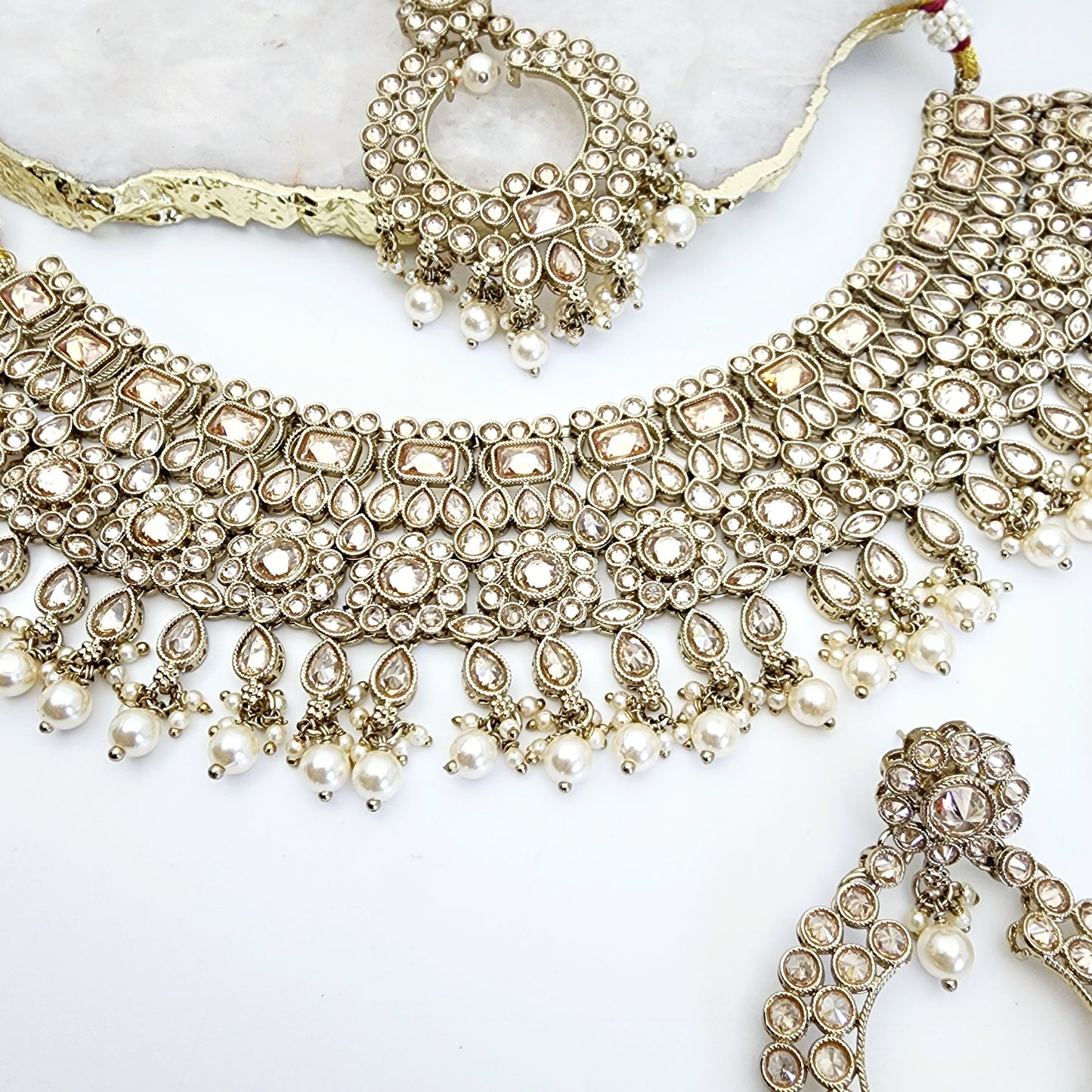 Jinder Necklace Set