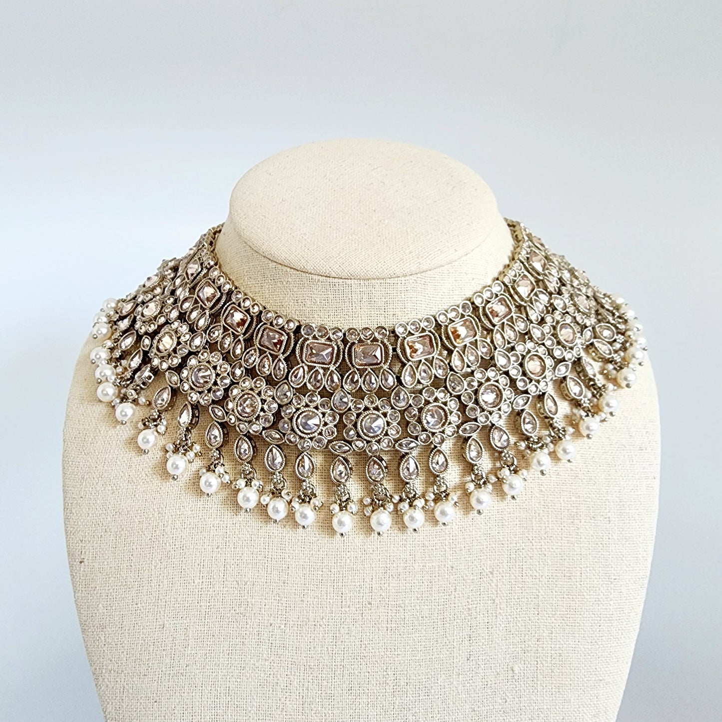 Jinder Necklace Set