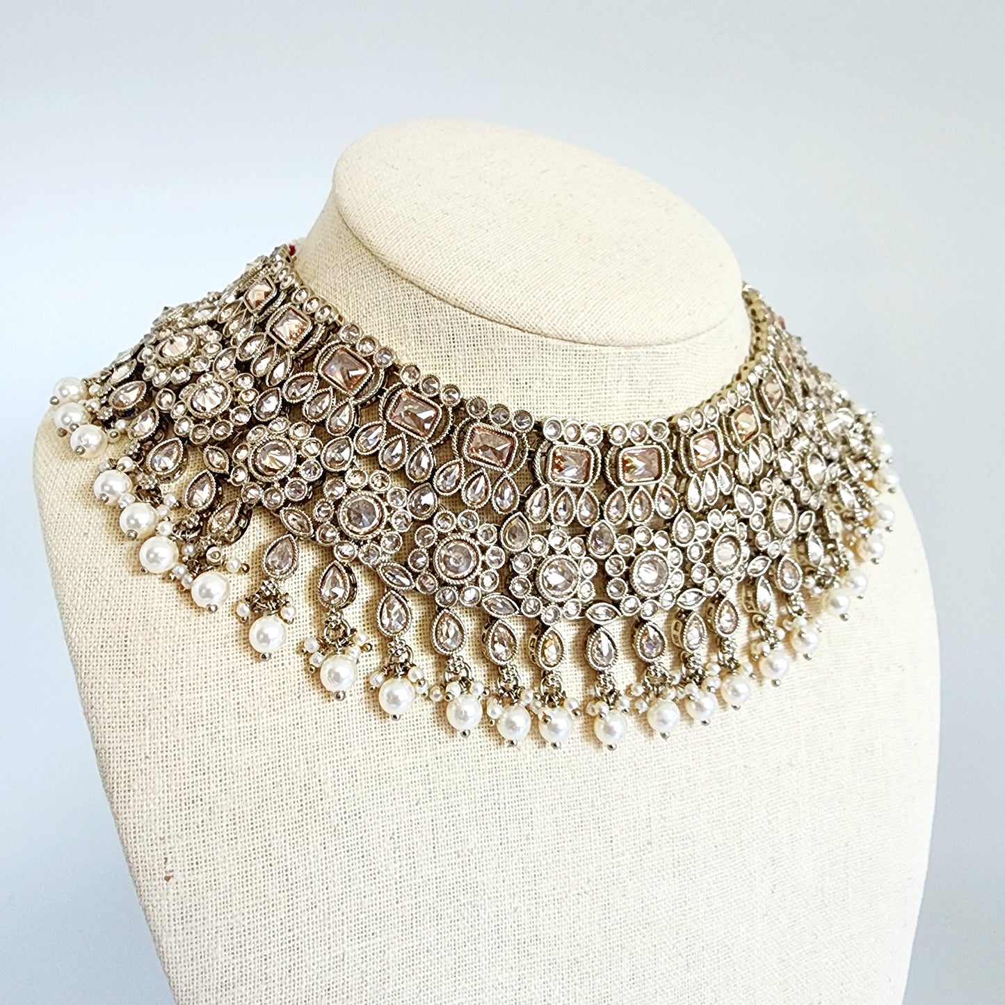 Jinder Necklace Set