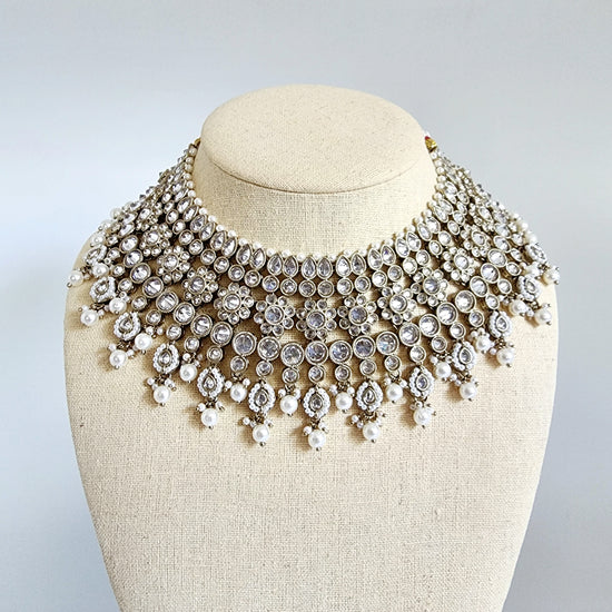 Puneet Necklace Set