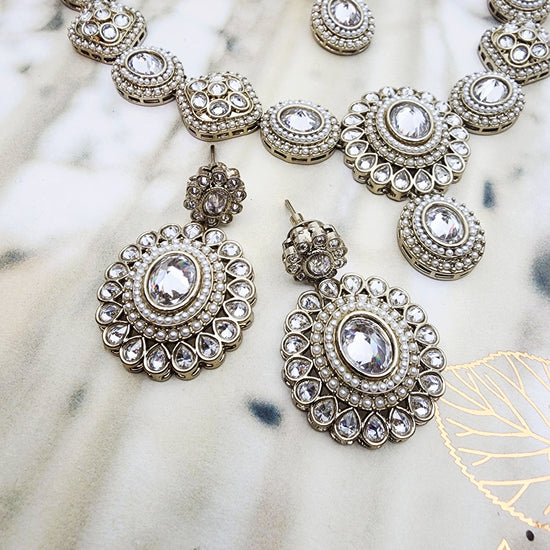 Loviya Necklace Set