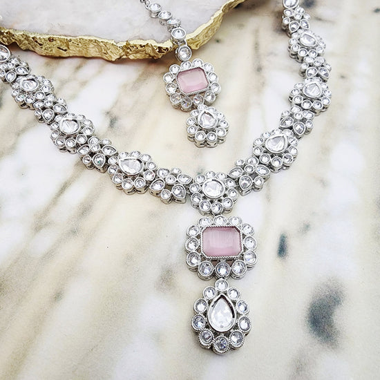 Janya Necklace Set