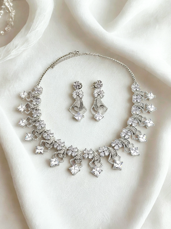 Amira Necklace Set