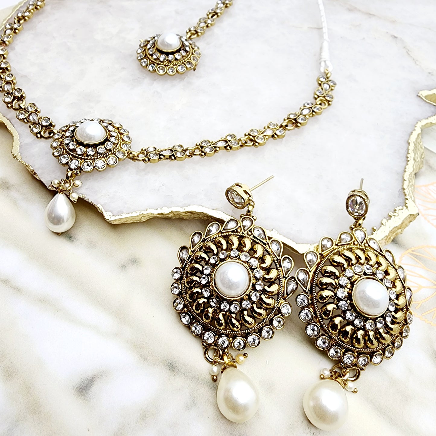 Load image into Gallery viewer, Athena Necklace Set Indian Necklace , South Asian Necklace , Pakistani Necklace , Desi Necklace , Punjabi Necklace , Tamil Necklace , Indian Jewelry
