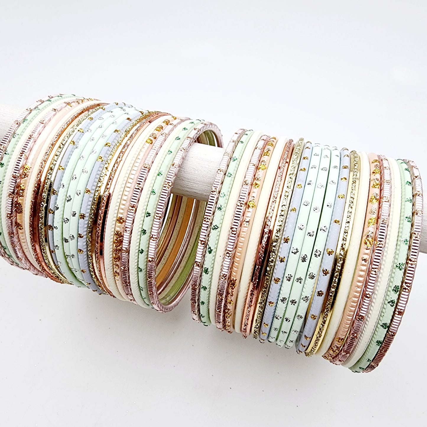 Load image into Gallery viewer, Helena Bangle Set Indian Bangles , South Asian Bangles , Pakistani Bangles , Desi Bangles , Punjabi Bangles , Tamil Bangles , Indian Jewelry

