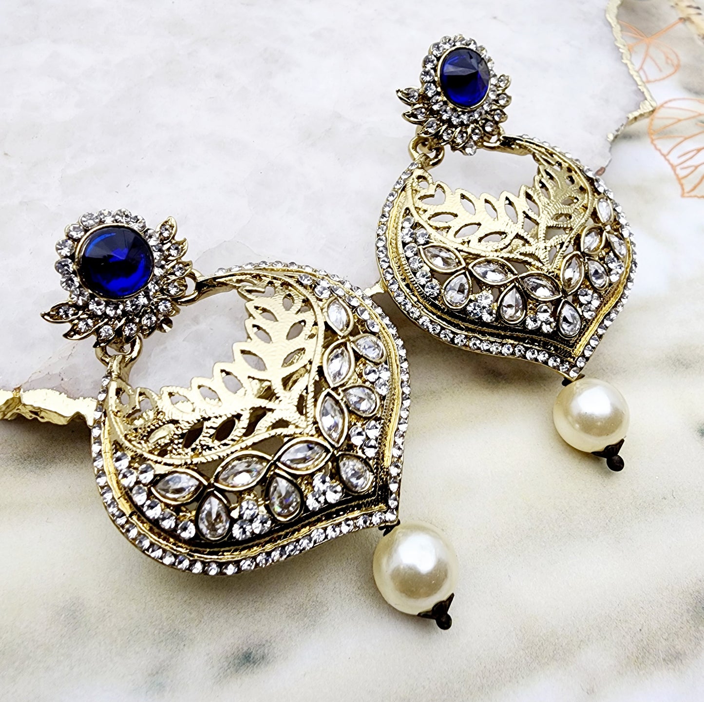 Load image into Gallery viewer, Vasna Earrings Indian Earrings , South Asian Earrings , Pakistani Earrings , Desi Earrings , Punjabi Earrings , Tamil Earrings , Indian Jewelry
