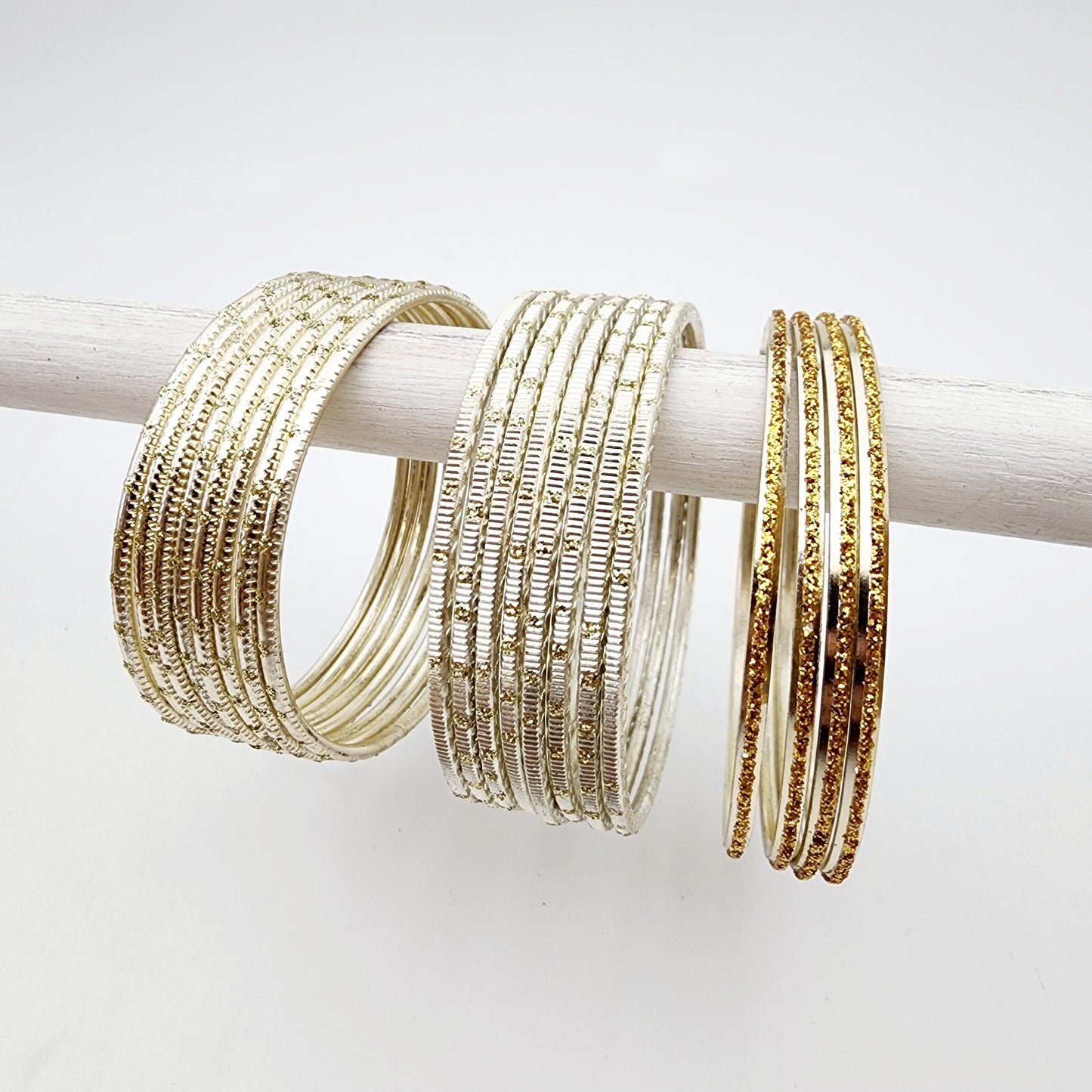 Load image into Gallery viewer, Eram Banglez Chest Indian Bangles , South Asian Bangles , Pakistani Bangles , Desi Bangles , Punjabi Bangles , Tamil Bangles , Indian Jewelry
