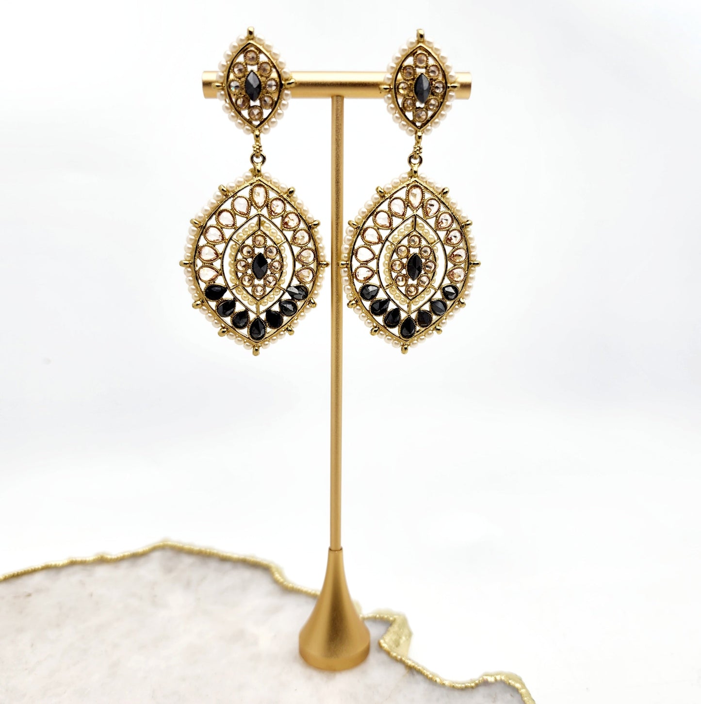 Load image into Gallery viewer, Kareena Earrings Indian Earrings , South Asian Earrings , Pakistani Earrings , Desi Earrings , Punjabi Earrings , Tamil Earrings , Indian Jewelry
