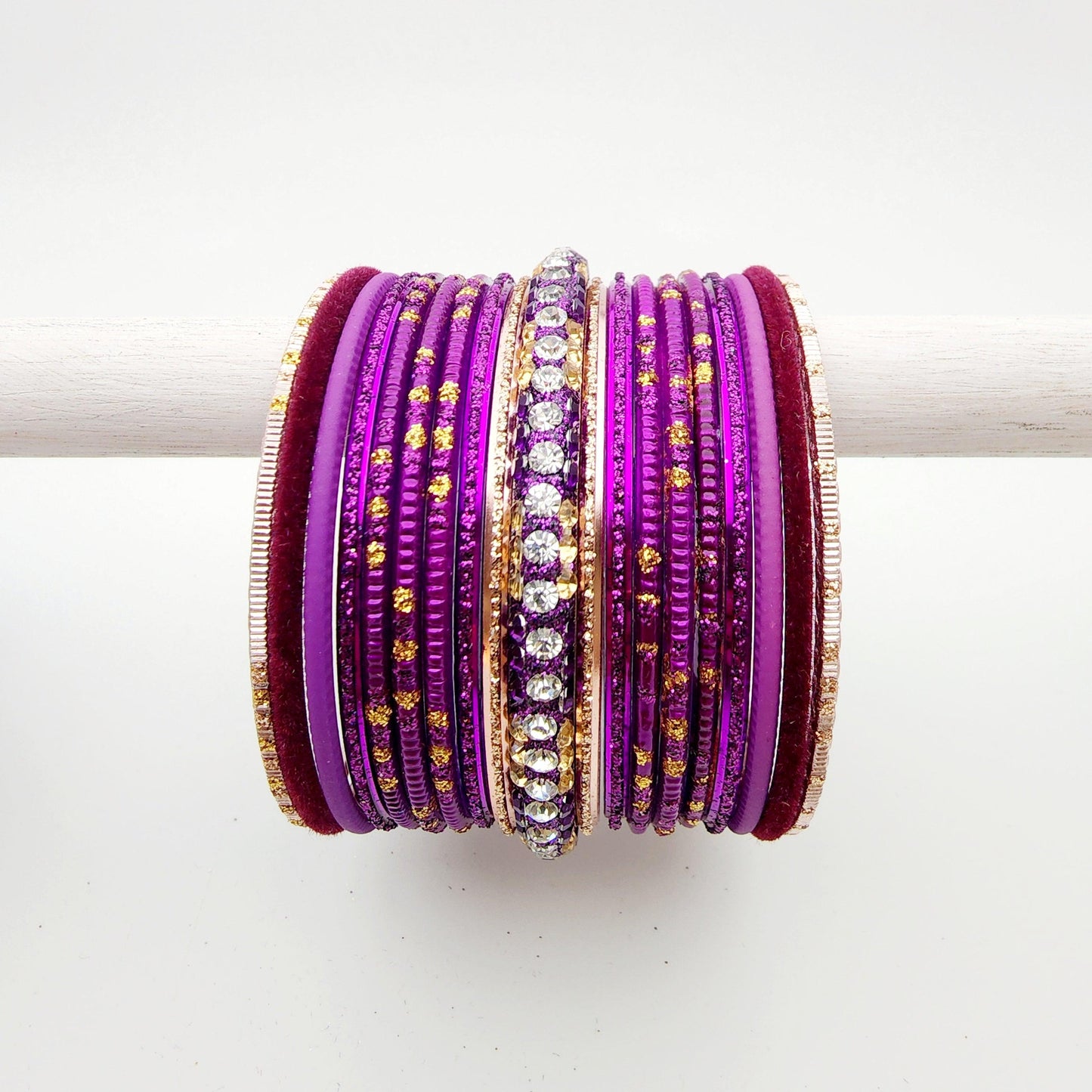 Load image into Gallery viewer, Chloe Bangle Set Indian Bangles , South Asian Bangles , Pakistani Bangles , Desi Bangles , Punjabi Bangles , Tamil Bangles , Indian Jewelry
