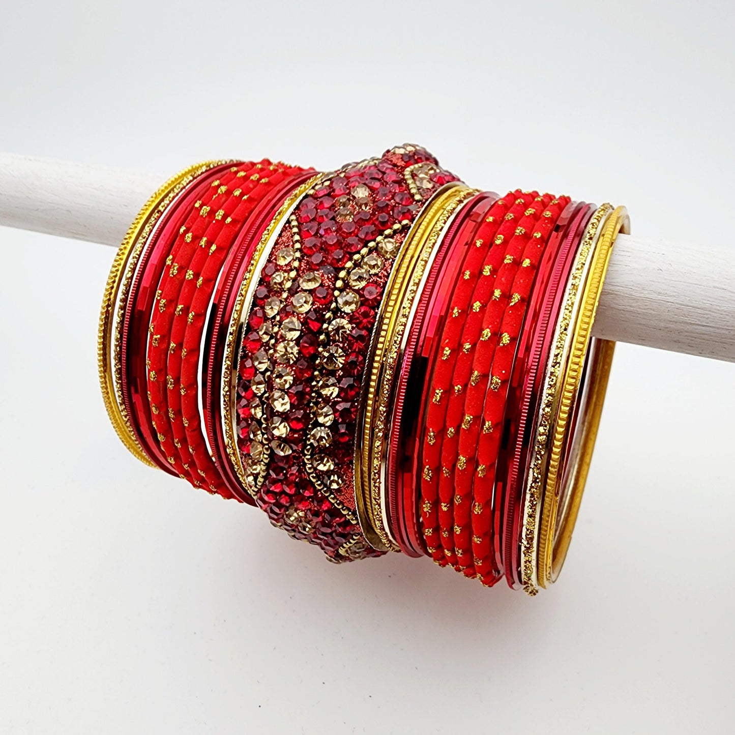 Load image into Gallery viewer, Gurminder Bangle Set Indian Bangles , South Asian Bangles , Pakistani Bangles , Desi Bangles , Punjabi Bangles , Tamil Bangles , Indian Jewelry
