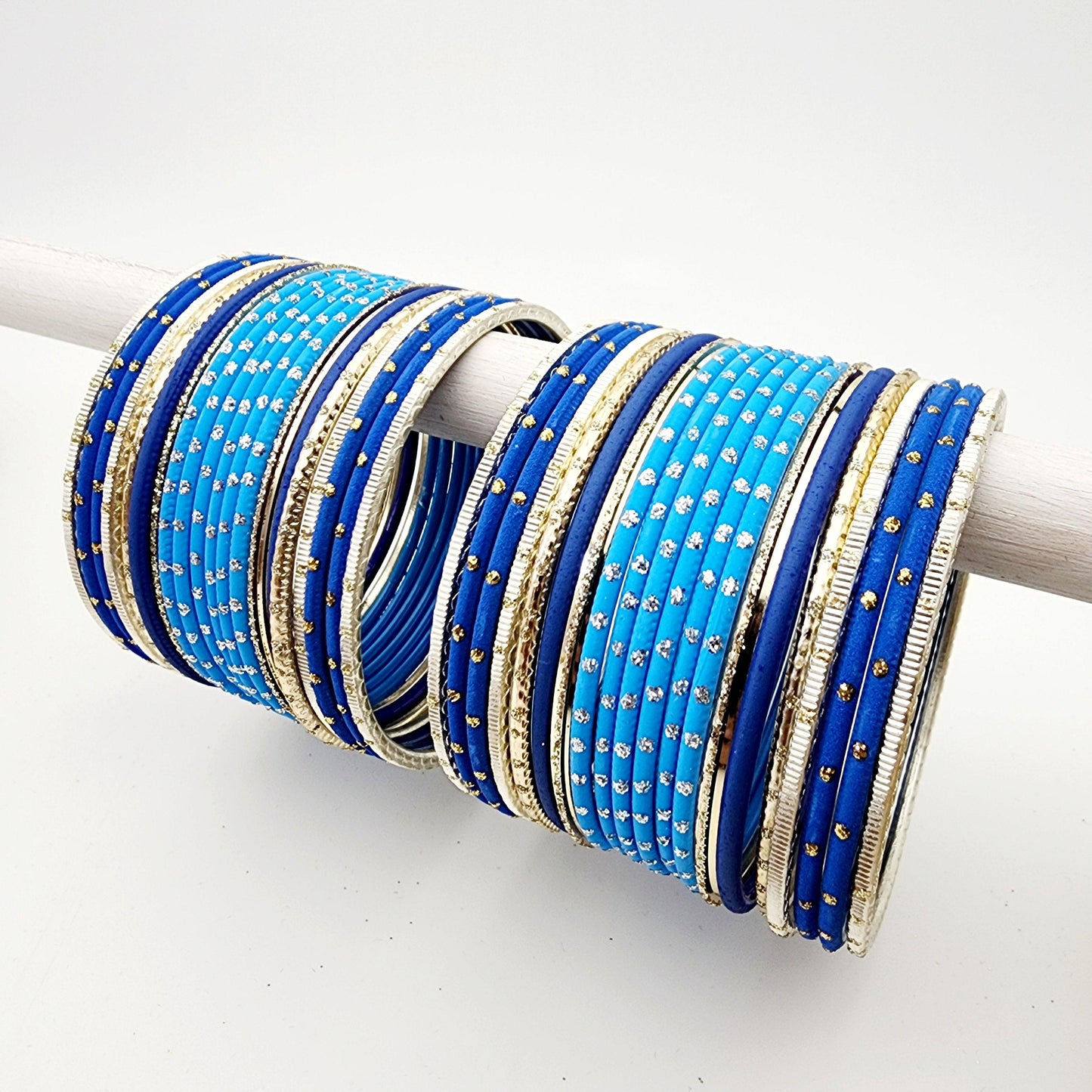 Load image into Gallery viewer, Azrea Bangle Set Indian Bangles , South Asian Bangles , Pakistani Bangles , Desi Bangles , Punjabi Bangles , Tamil Bangles , Indian Jewelry
