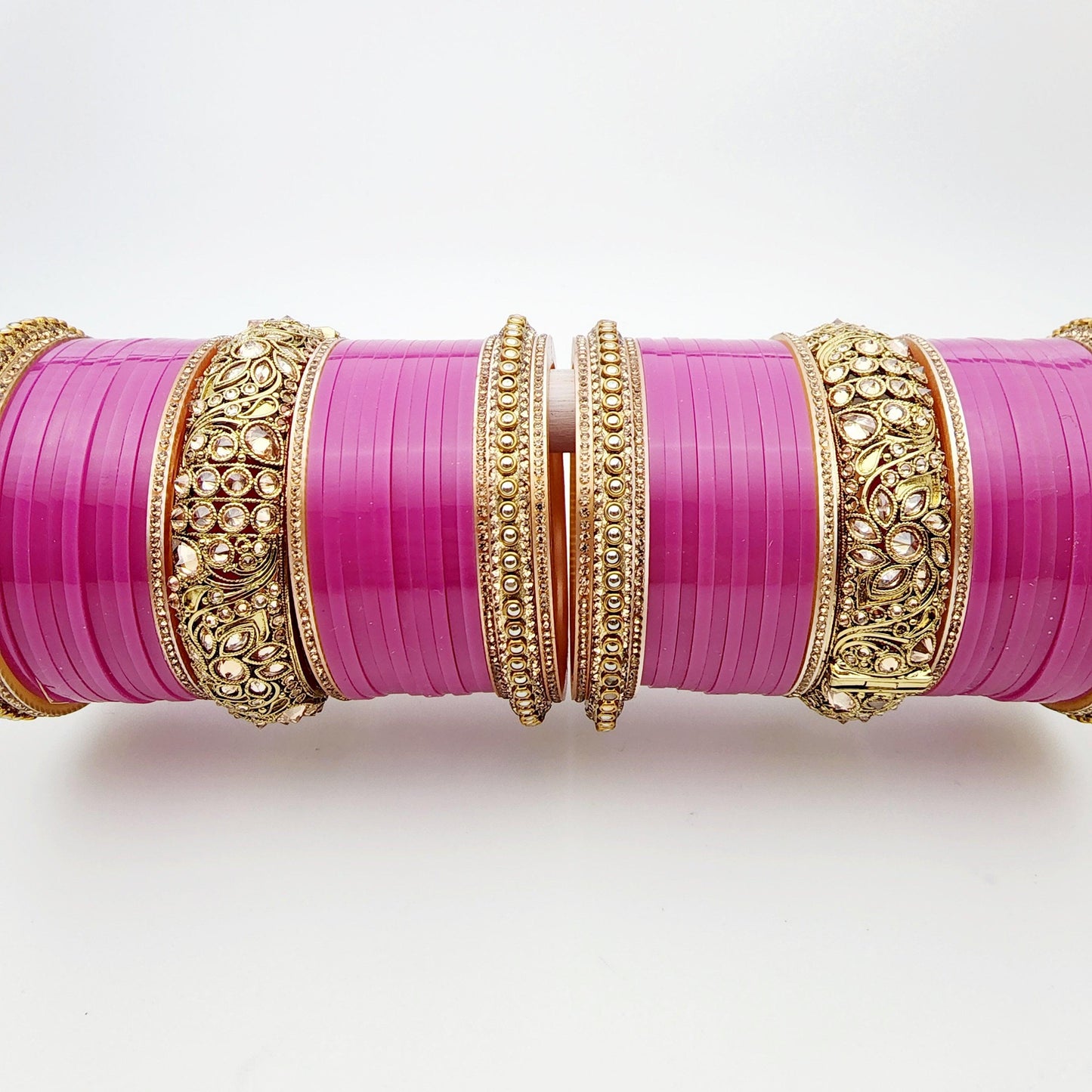 Load image into Gallery viewer, Briel Bridal Bangle Set Indian Bangles , South Asian Bangles , Pakistani Bangles , Desi Bangles , Punjabi Bangles , Tamil Bangles , Indian Jewelry
