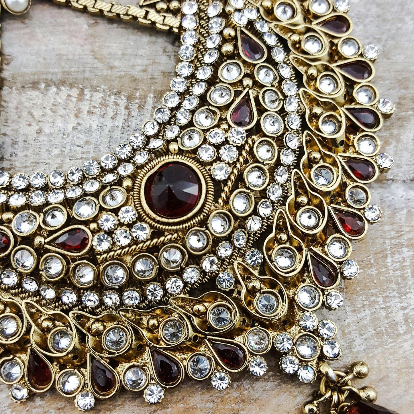 Vinish - Deep Red Indian Clearance , South Asian Clearance , Pakistani Clearance , Desi Clearance , Punjabi Clearance , Tamil Clearance , Indian Jewelry